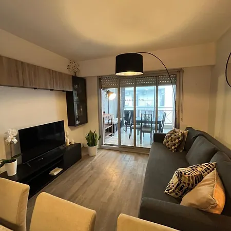 Large Studio With Terrace Loggia 200m From The Sandy Beaches Wifi Apartamento